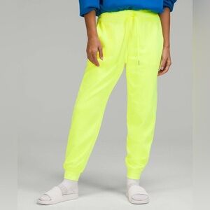 Lululemon Scuba High-Rise French Terry Jogger
Neon
